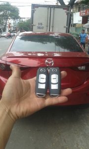 Làm chìa khoá xe hơi Mazda zin chính hãng