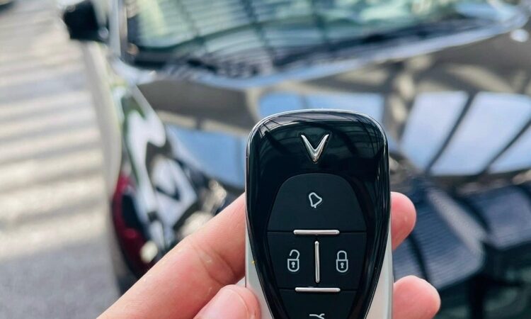 Giá Làm Chìa Khóa Xe Điện Vinfast VF3 VF5 VF6 VF7 VF8 VF9 – Mở Khóa 24H
