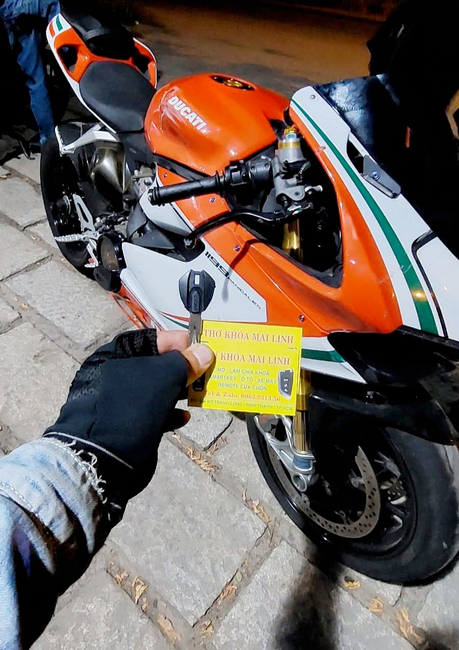 Làm Chìa Khóa Chíp Từ Hiss Xe Ducati PKL – Sửa Khóa Xe Môtô