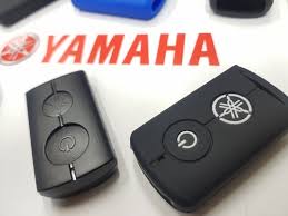 Thay pin chìa khóa thông minh xe Yamaha smartkey dễ như remote TV